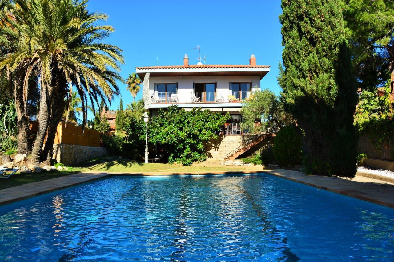 Villa Sitges El Ranch Amaizing Outdoor Areas Beaches At 5 Minutes Walk Sitges At 15 Min Drive Ac Pool Jacuzzi & Garden Xxl กาลาเฟลล์ ภายนอก รูปภาพ