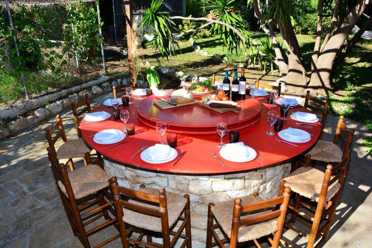 Villa Sitges El Ranch Amaizing Outdoor Areas Beaches At 5 Minutes Walk Sitges At 15 Min Drive Ac Pool Jacuzzi & Garden Xxl กาลาเฟลล์ ภายนอก รูปภาพ