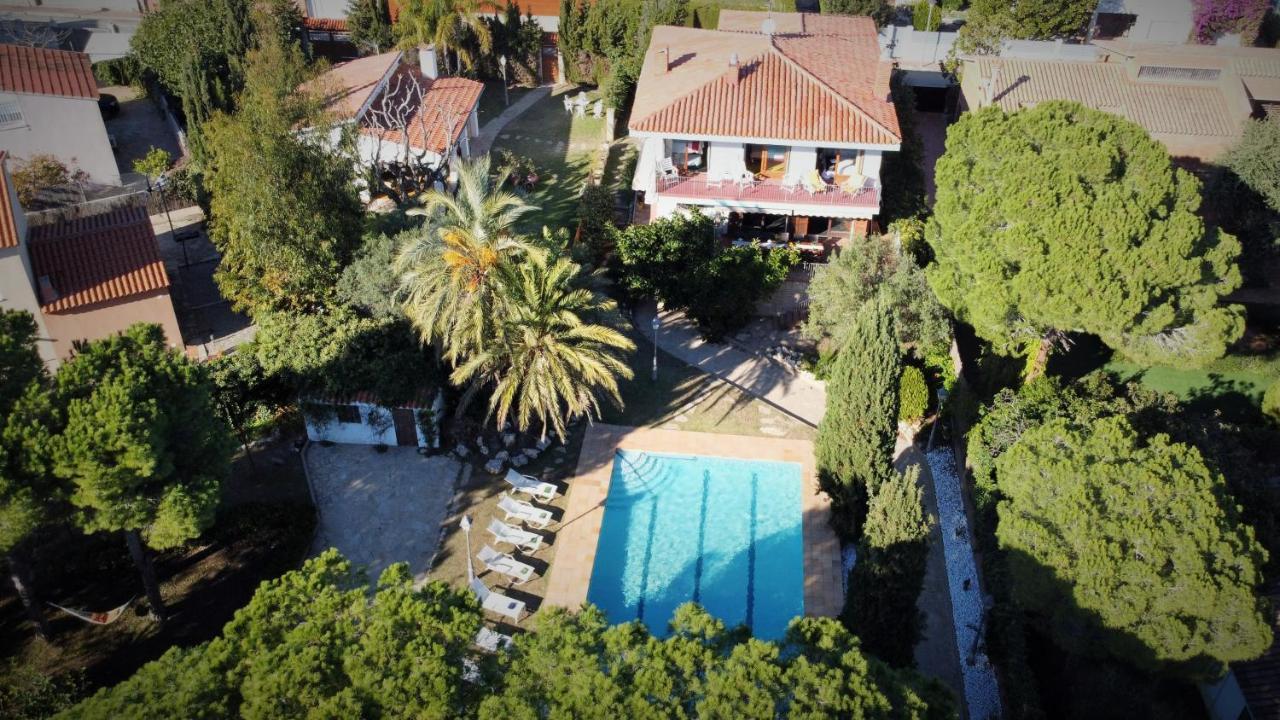 Villa Sitges El Ranch Amaizing Outdoor Areas Beaches At 5 Minutes Walk Sitges At 15 Min Drive Ac Pool Jacuzzi & Garden Xxl กาลาเฟลล์ ภายนอก รูปภาพ